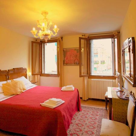 3749 Pontechiodo Bed & Breakfast Veneţia Exterior foto