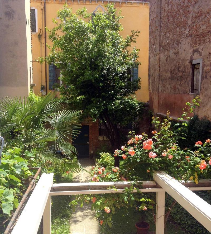 3749 Pontechiodo Bed & Breakfast Veneţia Exterior foto